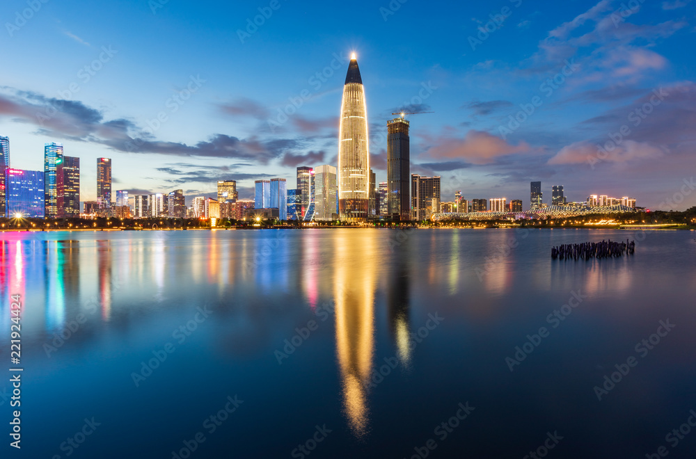 Obraz premium Night view of Shenzhen Nanshan District Talent Park