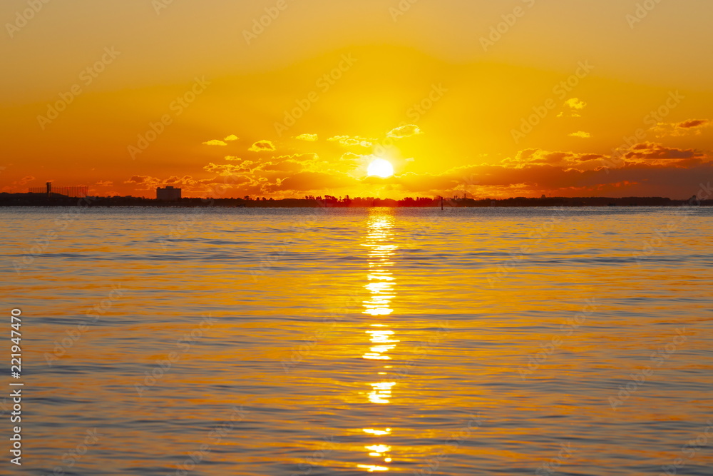 湖西市から見る浜名湖の日の出、静岡県湖西市から浜松市方面を望む