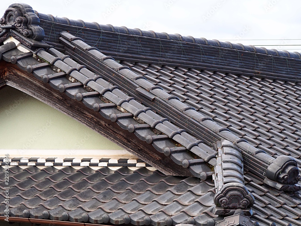 日本家屋の瓦屋根stock Photo Adobe Stock 日本家屋の瓦屋根stock Photo Adobe Stock