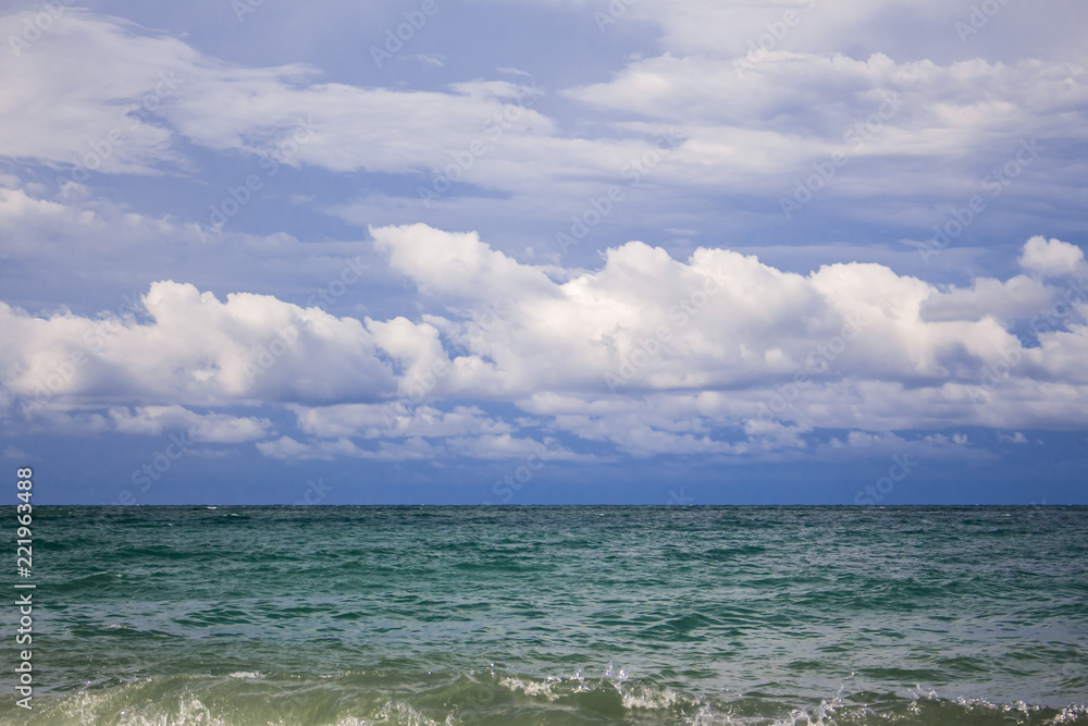 Obraz premium blue sea before a storm