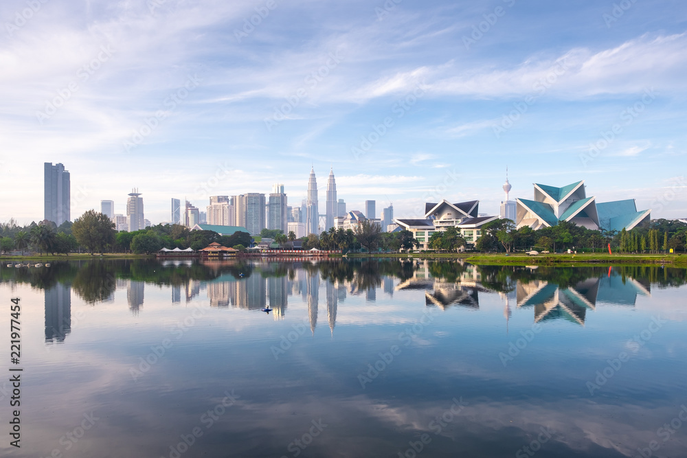 Naklejka premium Cityscape view of Kuala Lumpur, Malaysia skyline in morning from Titiwangsa Park.