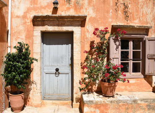 Fototapeta Naklejka Na Ścianę i Meble -  Old town streets of Crete, Greece
