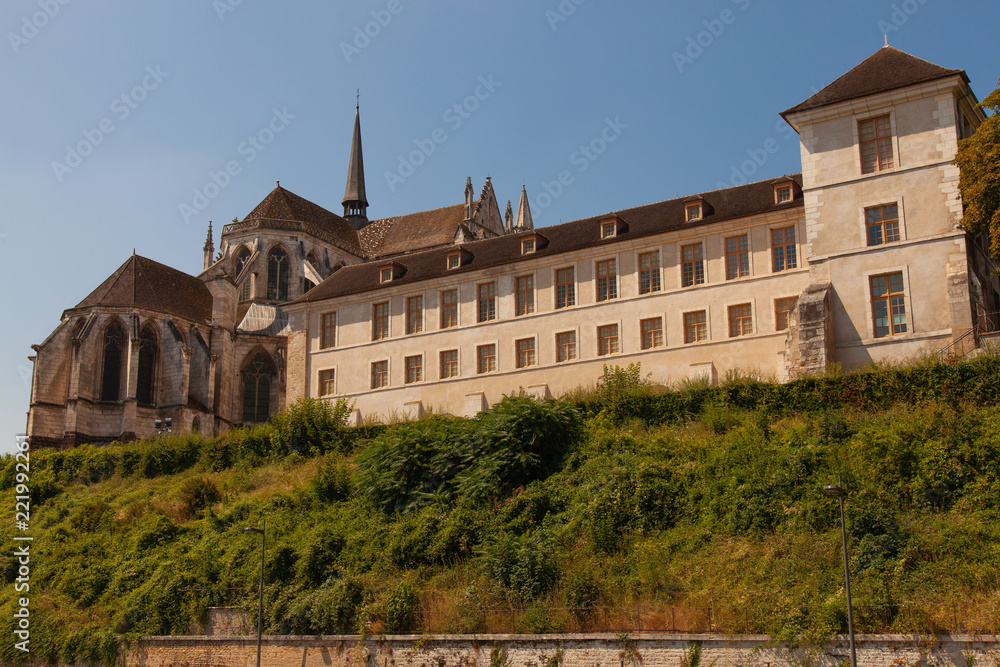 Auxerre, abbaye saint-germain, balade de le long de l'yonne