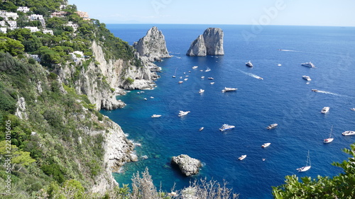 Capri south coast i Faraglioni