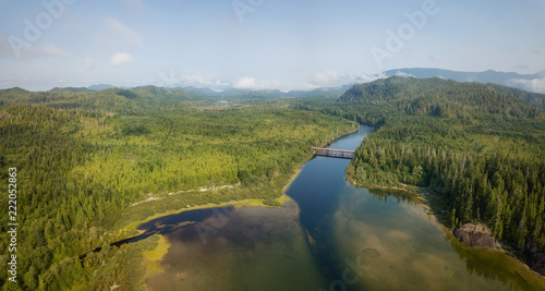 Cuadro en lienzo Aerial panoramic landscape view of Kennedy Lake during a cloudy summer day