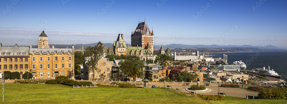 Fototapeta premium Stare historyczne miasto Quebec Kanada panoramiczne