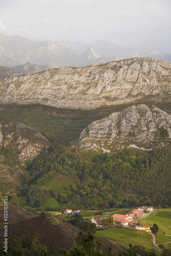 Sierra del Sueve desde el mirador del Fitu Sierra del Sueve desde el mirador del Fitu