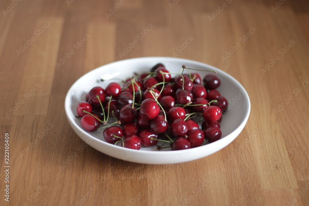 recette plat cerise rouge fruit table bois recette plat cerise rouge fruit table bois