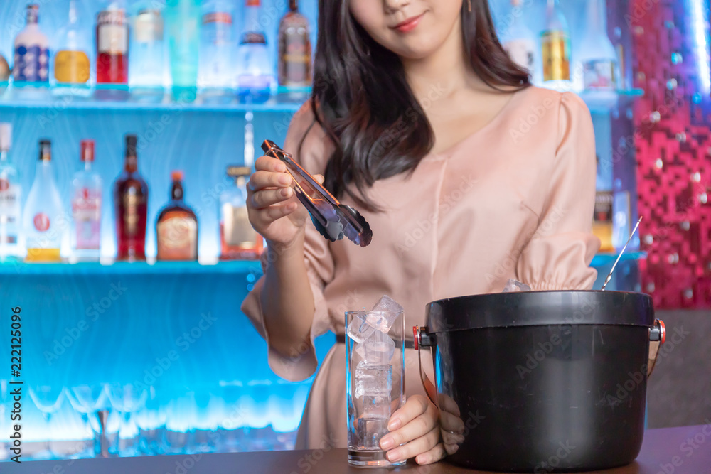71 最適な ガールズバー 画像 ストック写真 ベクター Adobe Stock 71 最適な ガールズバー 画像 ストック写真 ベクター Adobe Stock