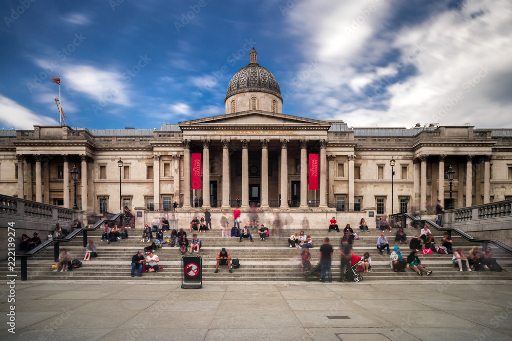 The national gallery in Trafalgar suqare, London - obrazy, fototapety, plakaty 