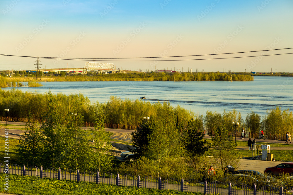 A small town on a big river