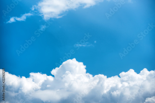 Papier peint Beautiful pure white clouds on bright blue sky