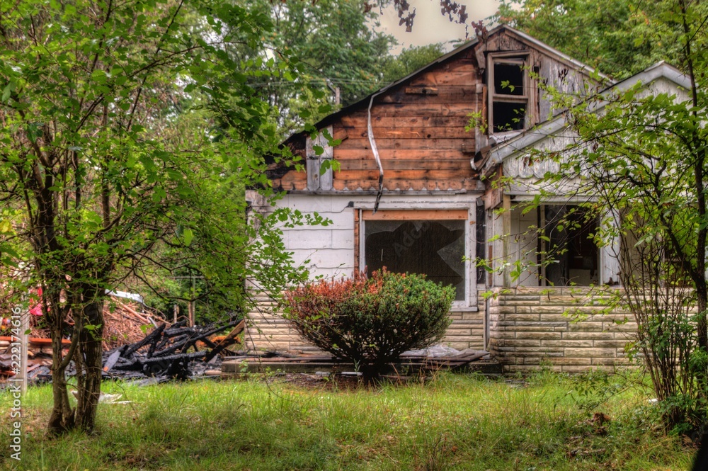 The Midwest City of Detroit has Thousands of Abandoned Buildings left by People and Industry The Midwest City of Detroit has Thousands of Abandoned Buildings left by People and Industry