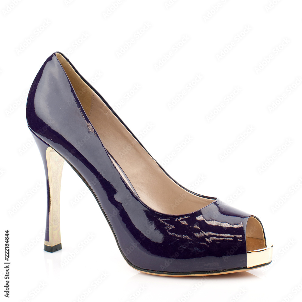 Obraz premium Elegant shoe isolated on white background.Front view.