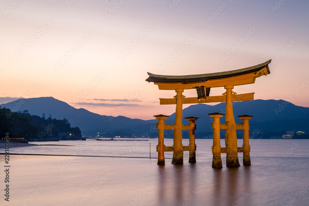Fototapeta premium Otorii of Itsukushima Shrine