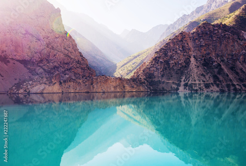 Fototapeta samoprzylepna Jezioro Fann góry