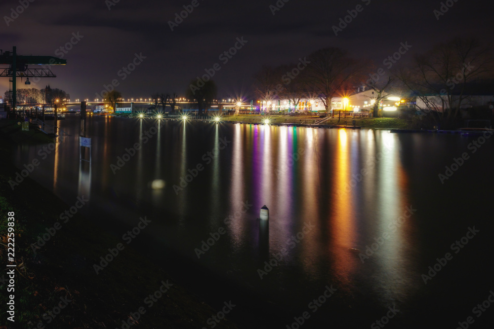 Wormser Floßhafen bei Nacht