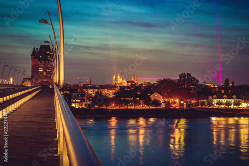 Lichtbrücke zwischen Dom und Lutherkirche in Worms photo