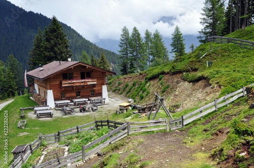 Hütte im Stubaital photo