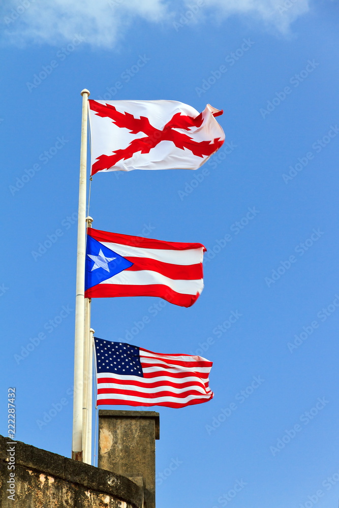 Flags of the Old Spanish military (Cross of Burgundy), Puerto Rico and  America at fort San Cristobal in San Juan, Puerto Rico foto de Stock |  Adobe Stock