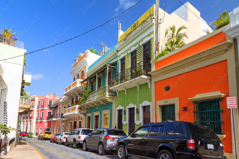 Fototapeta premium Beautiful typical traditional vibrant street in San Juan, Puerto Rico 