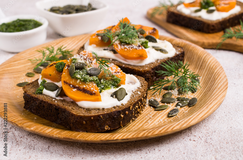 Sandwiches with roasted pumpkin Sandwiches with roasted pumpkin