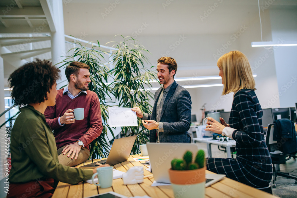 Obraz premium More gets done by working together