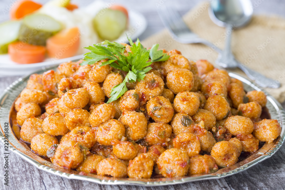 Traditional Turkish foods; bulgur garlic meatball (Sarimsakli Kofte) Traditional Turkish foods; bulgur garlic meatball (Sarimsakli Kofte)