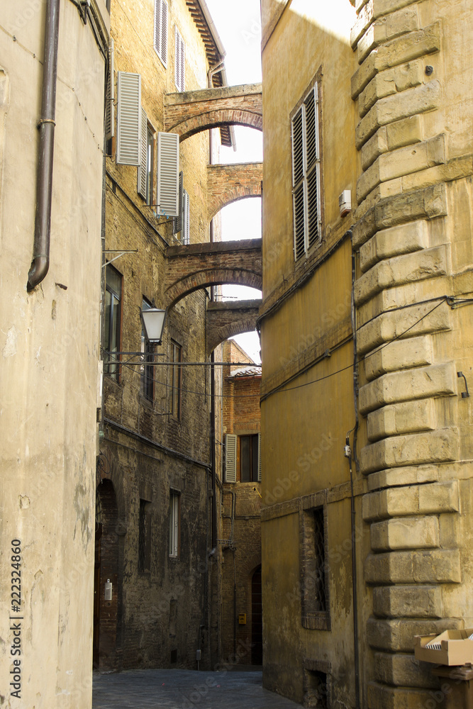 Siena narrow street