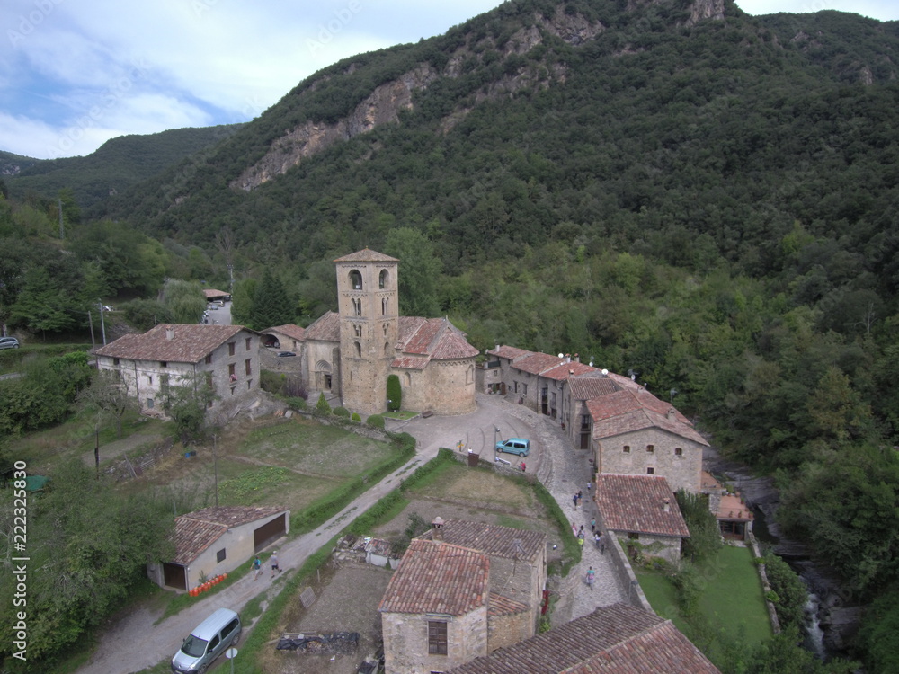 Drone en Beget. Pueblo con encanto de Gerona en Cataluña,España