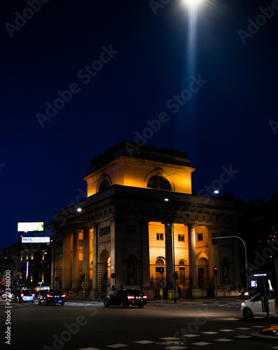 Obraz na płótnie the city at night w salonie