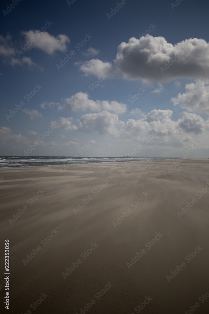 Wolken, Himmel und Sonne über dem Strand und Wattenmeer von Juist Wolken, Himmel und Sonne über dem Strand und Wattenmeer von Juist