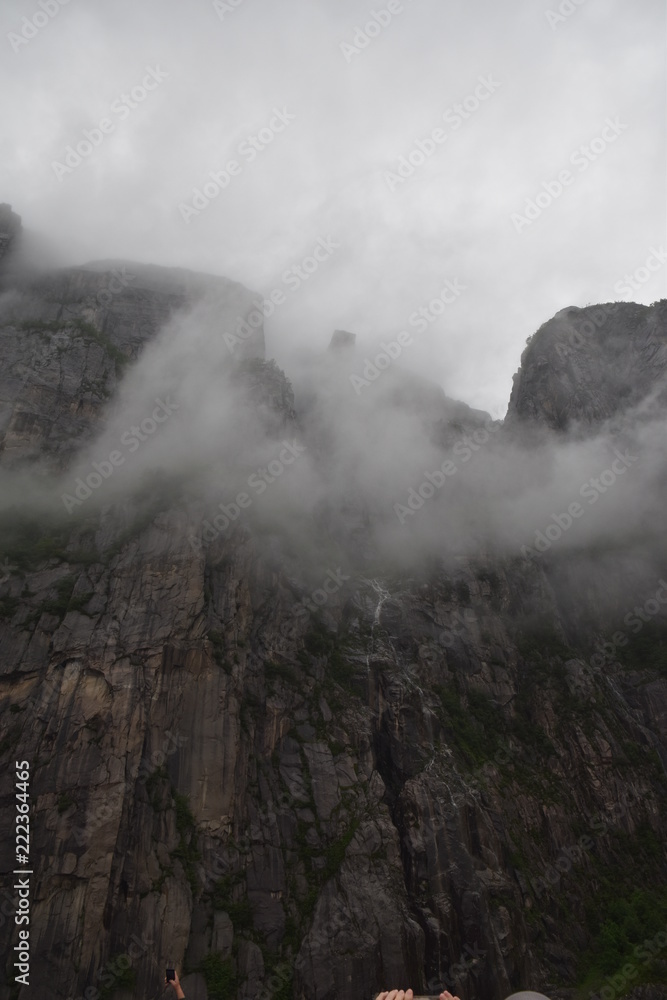 Fototapeta premium Predigtstuhl im Nebel