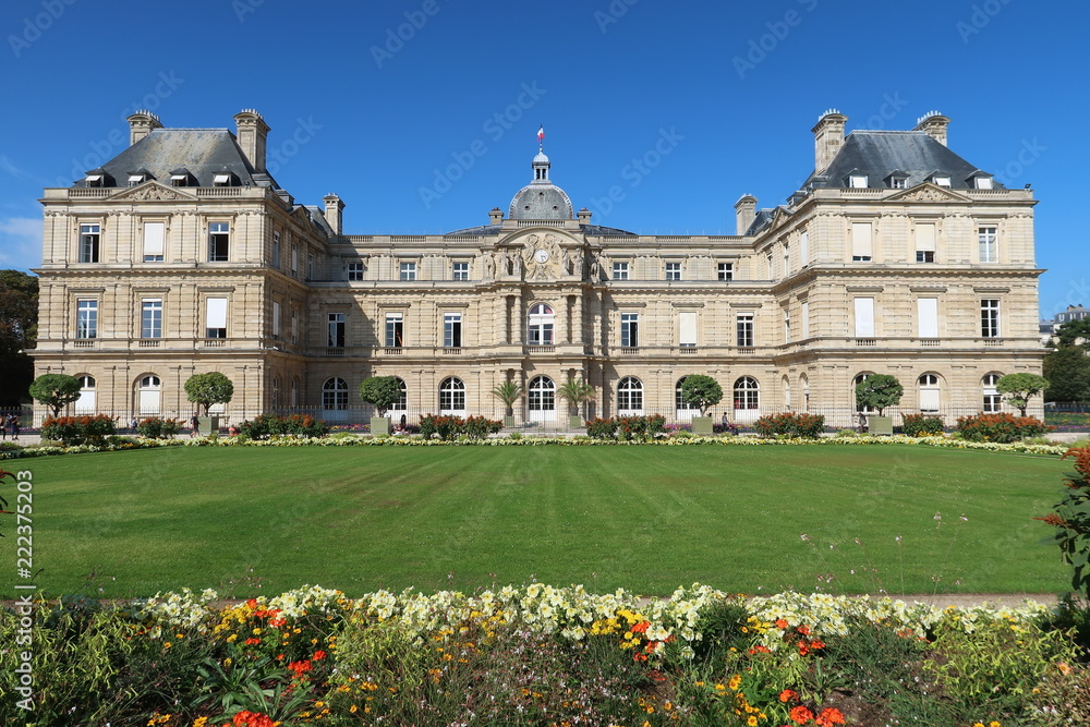 Sénat, palais et jardin du Luxembourg à Paris (France)