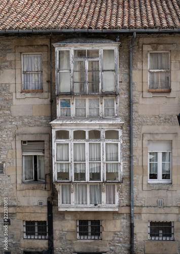 detalle de balcones antiguos en Vitoria 