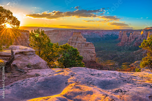 Foto Beautiful Sunrise Hike at the Colorado National Monument in Grand Junction, Colo