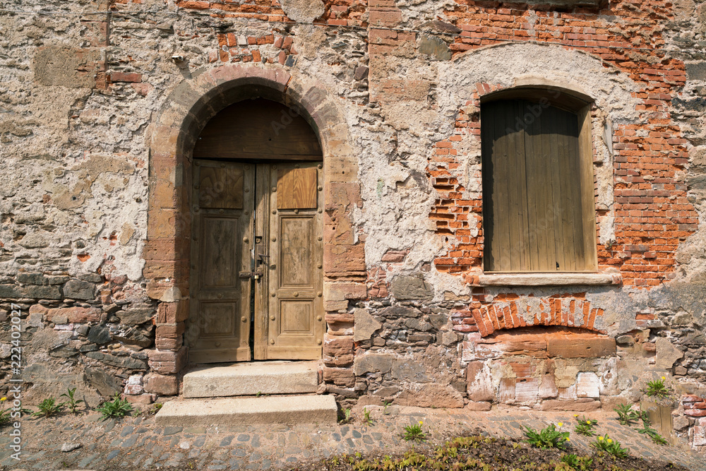 Old architectural details - door and arched entrance
