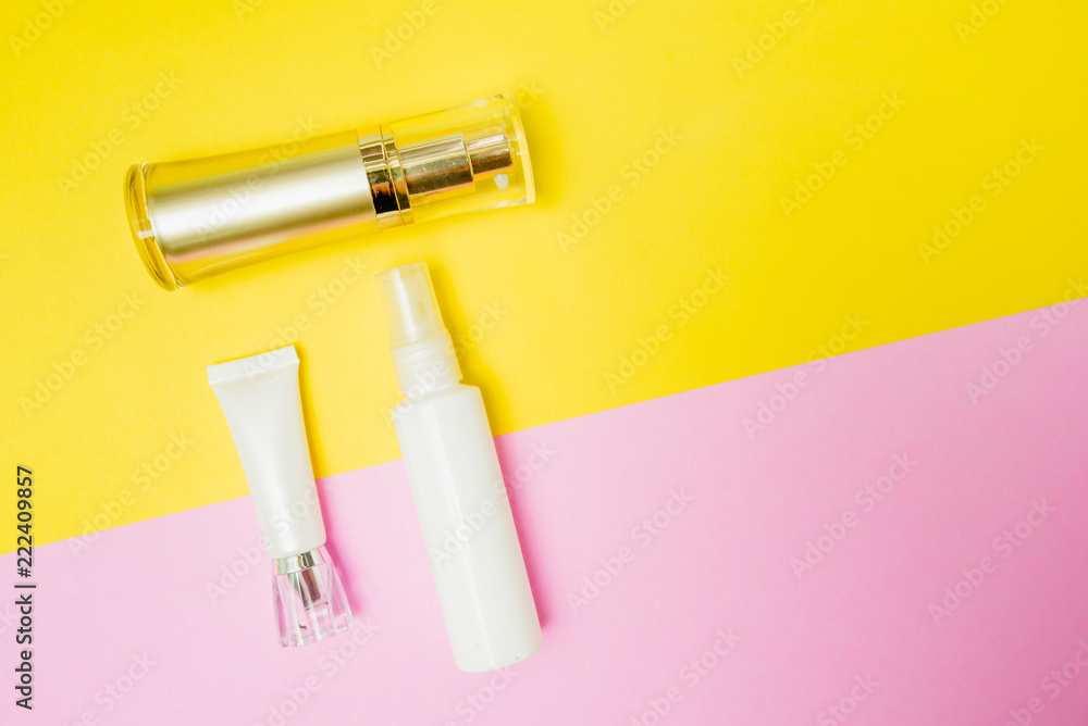 Fototapeta premium cosmetic product colorful background