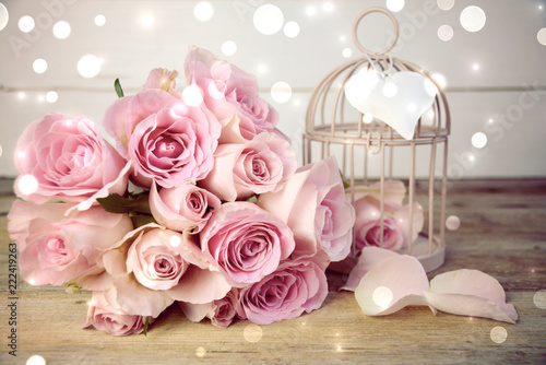 Romantischer rosa Rosenstra...