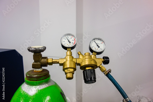 Regulator of gas flow in bottle with nitrogen