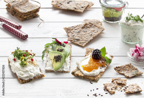 фотографія crispbread gluten-free with avocado and chia seeds
