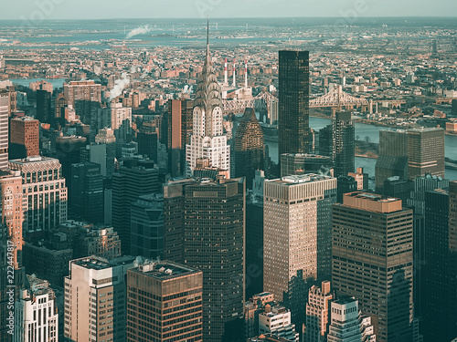 Vista aerea de Manhattan al atardecer  en invierno. Fotografia de estilo vintage