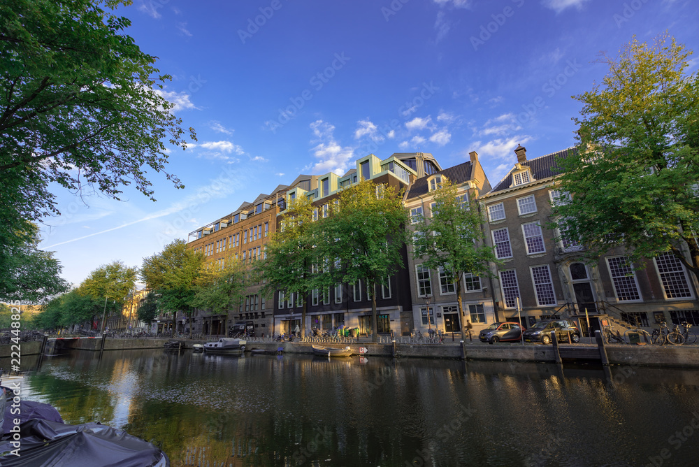 アムステルダムの朝の光景
