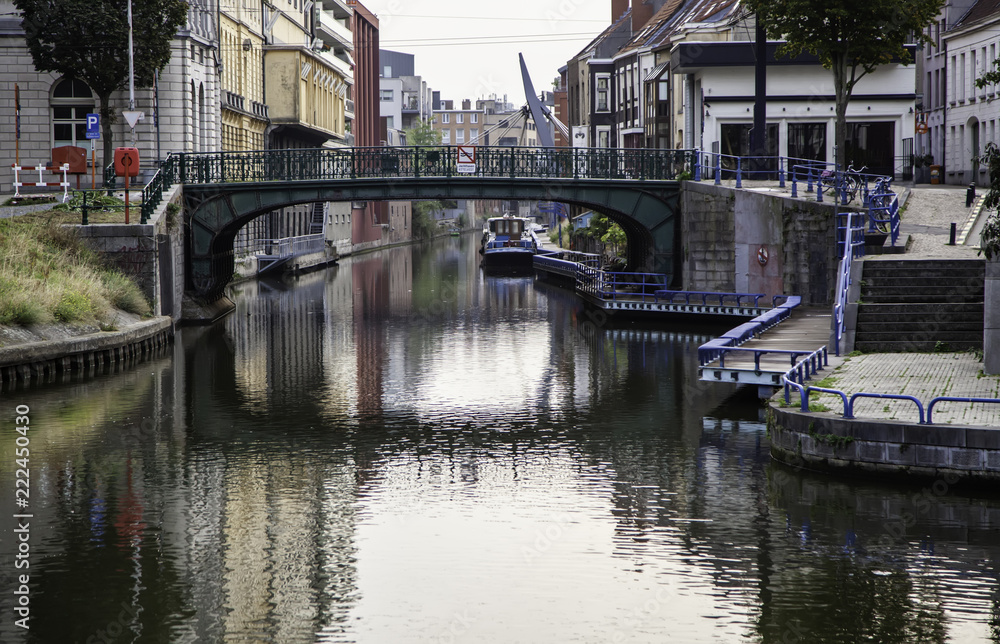 Fototapeta premium Old canal of the city of Ghent