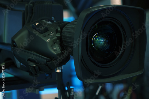 Canvas-taulu Professional 4k production video camera in studio