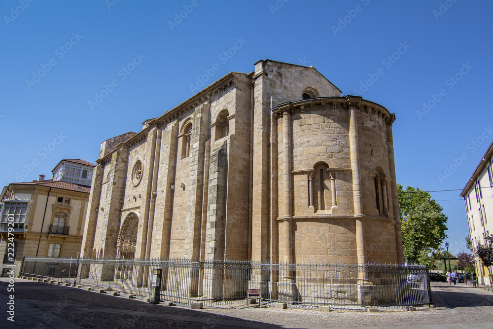 Iglesia románica de Santa Maria Magdalena en Zamora, Castilla España