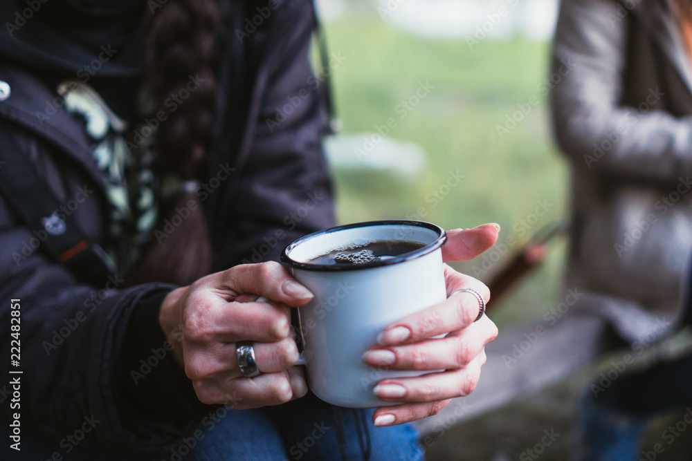 mug in hand mug in hand