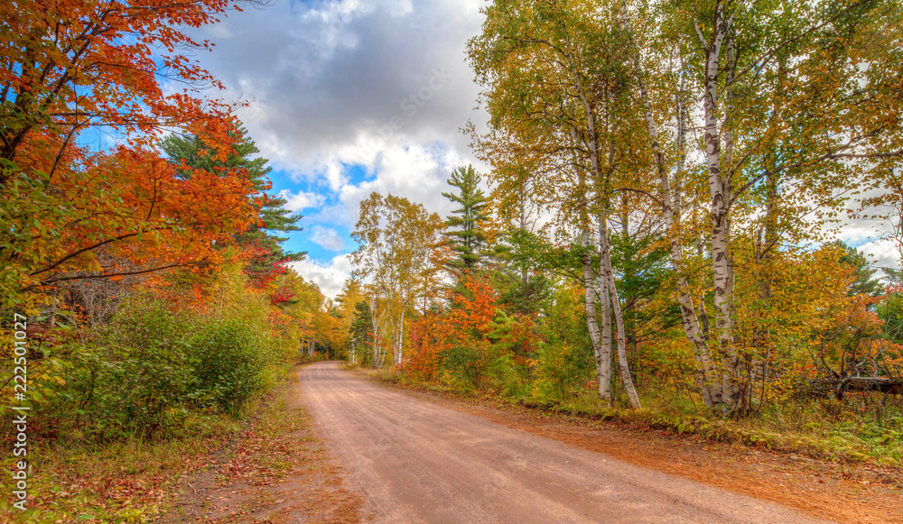 Obraz premium Autumn Country Road Keweenaw Peninsula Michigan