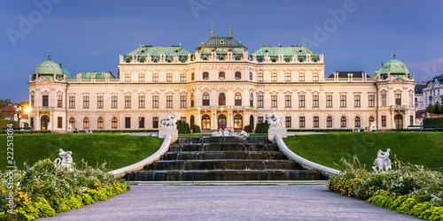Photography Wonderful summer sunset impression of Castle Belvedere (Vienna, Austria)