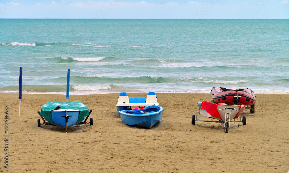 veduta di alcuni angoli delle spiagge di Grottammare, Marche, Itelia veduta di alcuni angoli delle spiagge di Grottammare, Marche, Itelia
